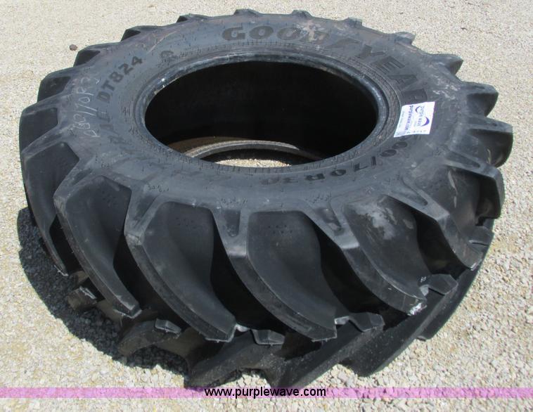 image for item K4717 Tractor tire