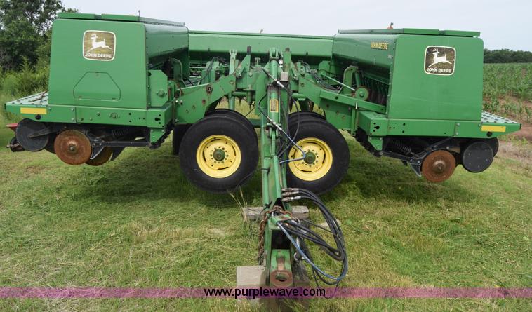 image for item K7322 John Deere 455 grain drill