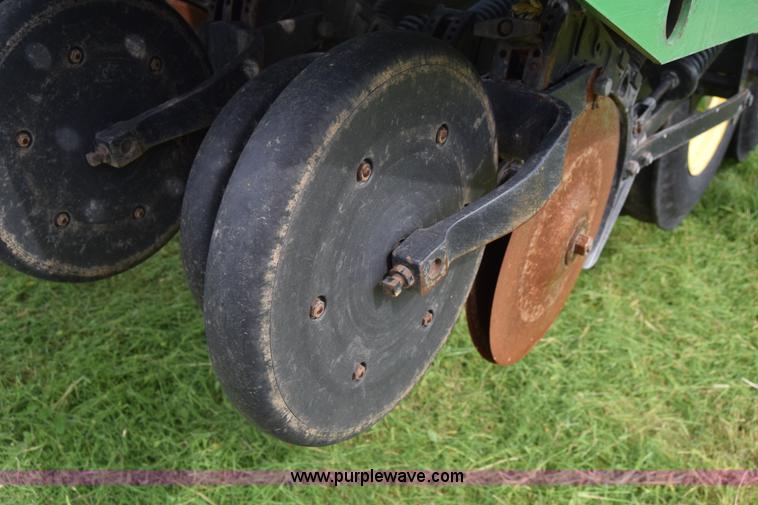 image for item K7322 John Deere 455 grain drill