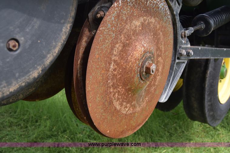 image for item K7322 John Deere 455 grain drill