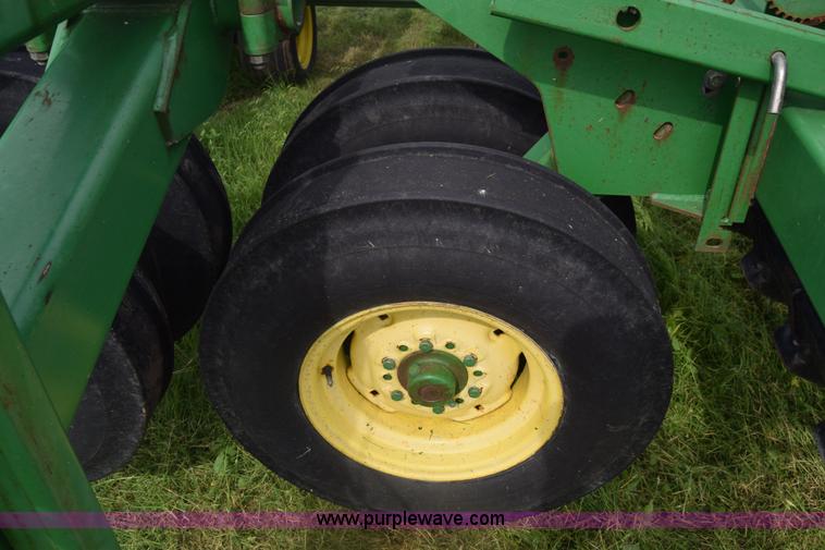 image for item K7322 John Deere 455 grain drill
