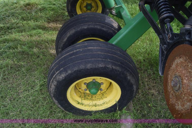 image for item K7322 John Deere 455 grain drill