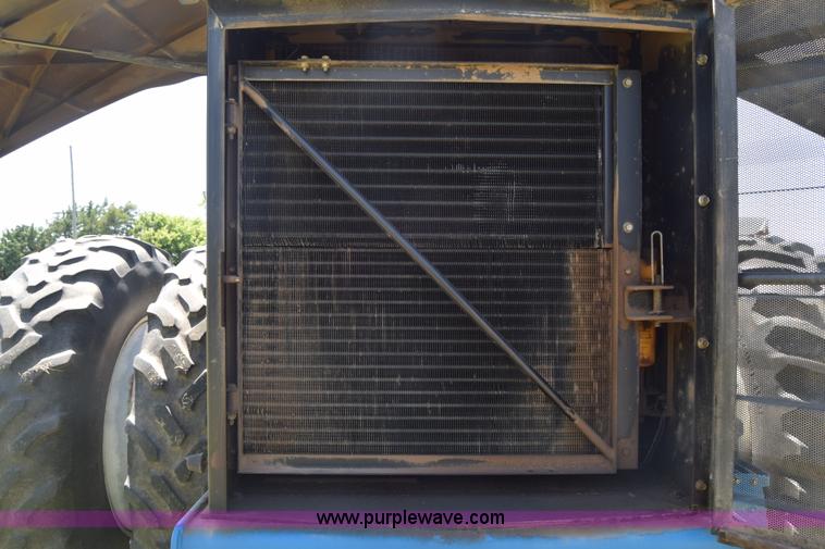 image for item K7323 1997 New Holland 9482 Versatile 4WD tractor