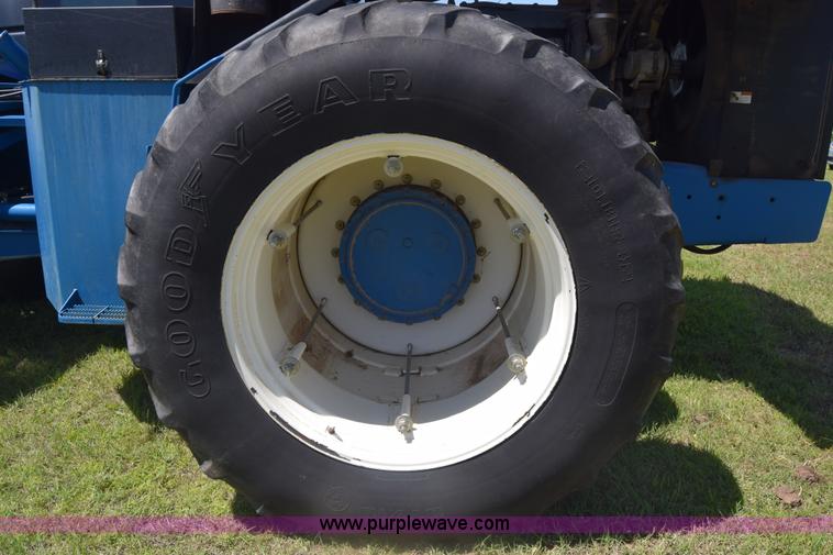 image for item K7323 1997 New Holland 9482 Versatile 4WD tractor