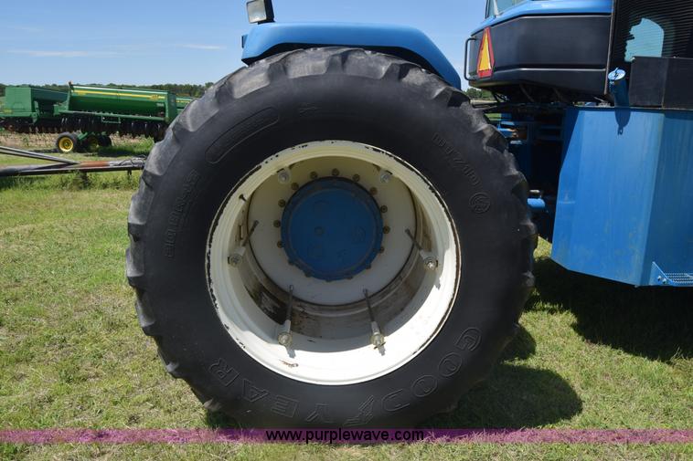 image for item K7323 1997 New Holland 9482 Versatile 4WD tractor