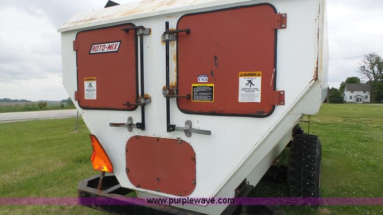 image for item K8302 RotoMix 533-16 Hay Pro feed mixer