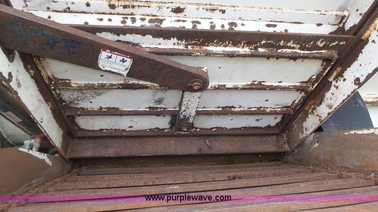 image for item K8302 RotoMix 533-16 Hay Pro feed mixer