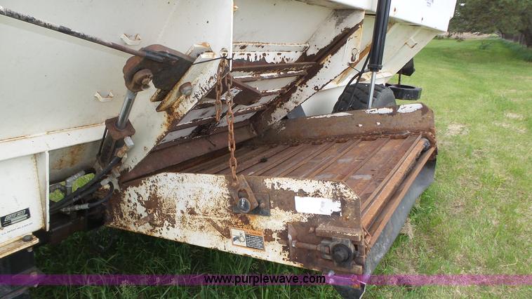 image for item K8302 RotoMix 533-16 Hay Pro feed mixer