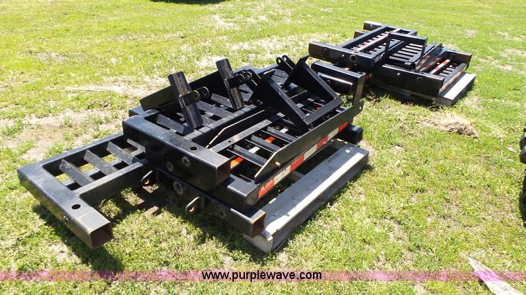 image for item K8312 B&B gooseneck trailer side outriggers