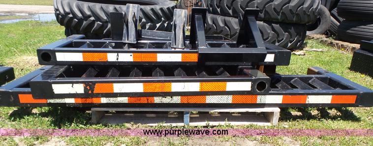 image for item K8312 B&B gooseneck trailer side outriggers