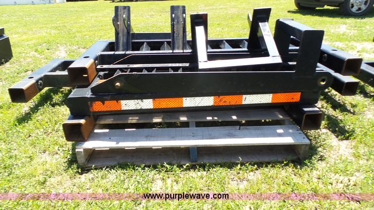 image for item K8312 B&B gooseneck trailer side outriggers