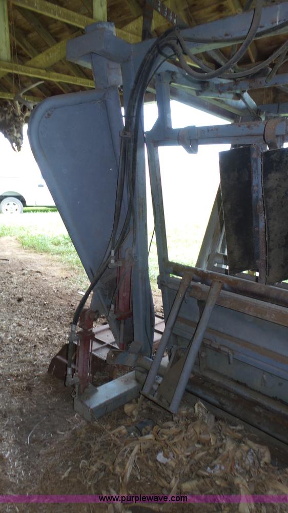 image for item K8314 Dodge cattle chute