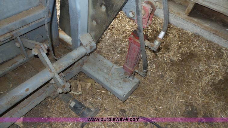 image for item K8314 Dodge cattle chute