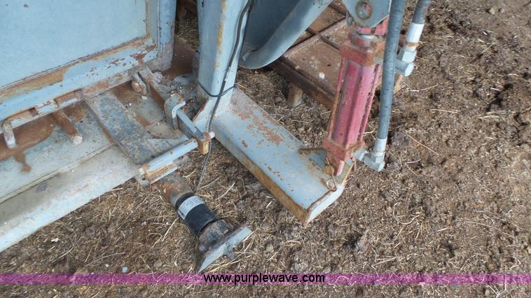 image for item K8314 Dodge cattle chute