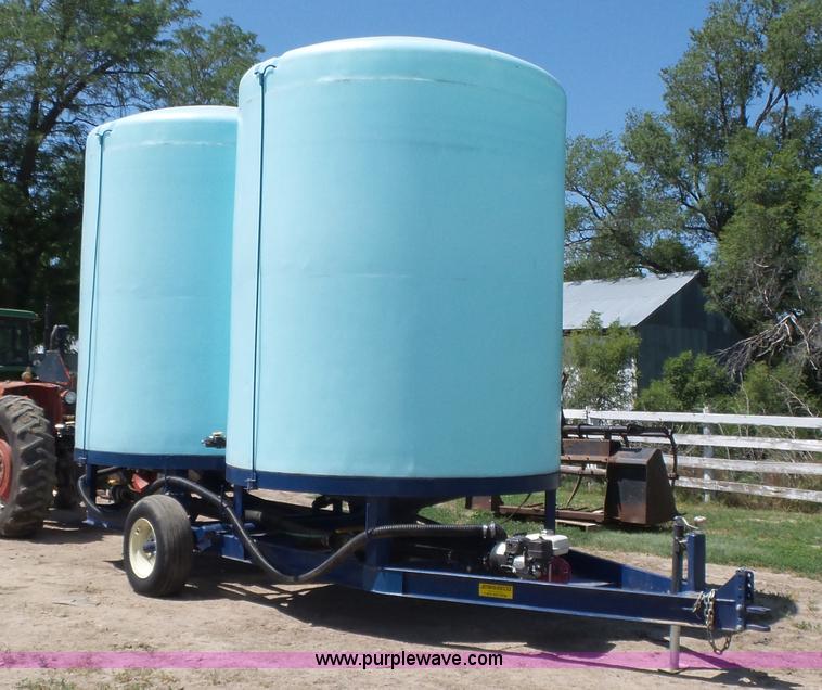 image for item K8348 2012 JD Skiles MFD2012 fertilizer delivery trailer