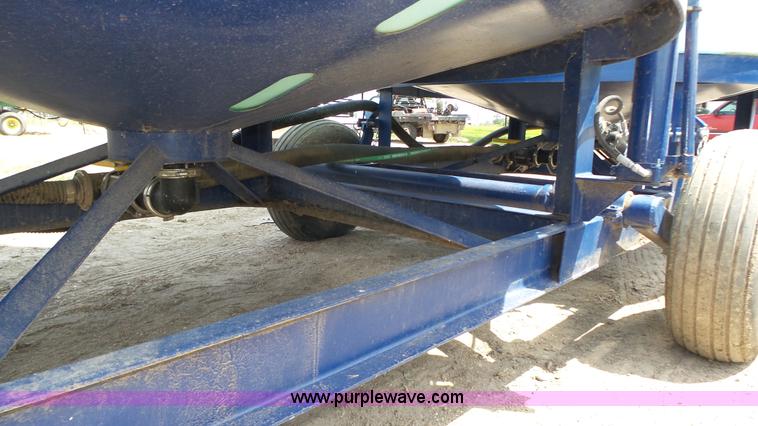 image for item K8348 2012 JD Skiles MFD2012 fertilizer delivery trailer