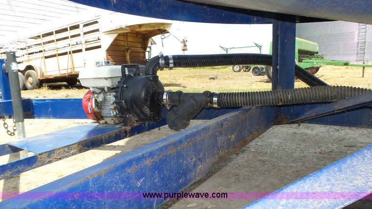 image for item K8348 2012 JD Skiles MFD2012 fertilizer delivery trailer