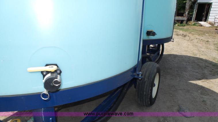 image for item K8348 2012 JD Skiles MFD2012 fertilizer delivery trailer