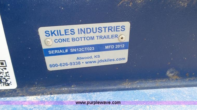 image for item K8348 2012 JD Skiles MFD2012 fertilizer delivery trailer