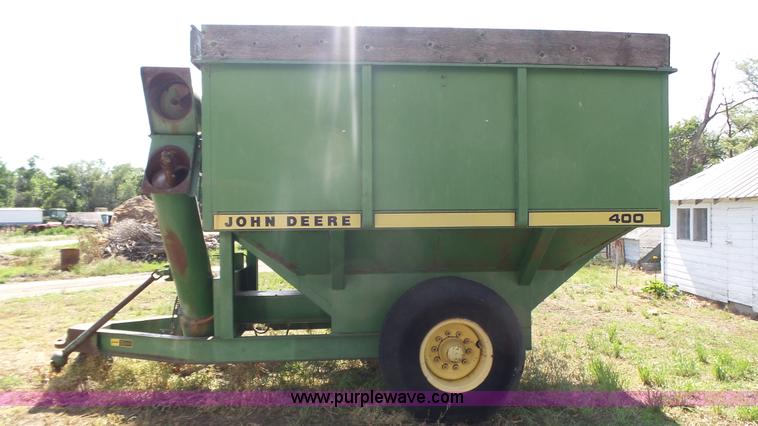 image for item K8354 John Deere 400 grain cart