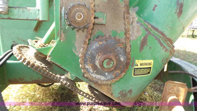 image for item K8354 John Deere 400 grain cart