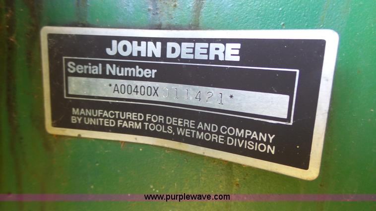 image for item K8354 John Deere 400 grain cart