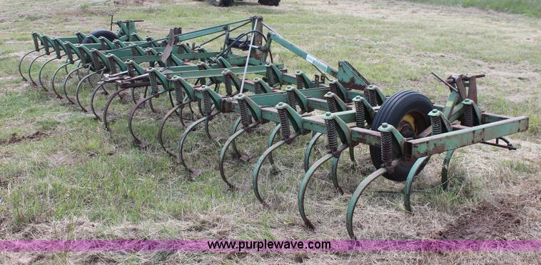image for item K8856 John Deere 1100 field cultivator