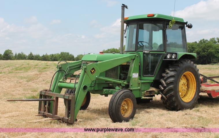 image for item K8857 1983 John Deere 2550 tractor