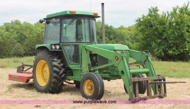 image for item K8857 1983 John Deere 2550 tractor