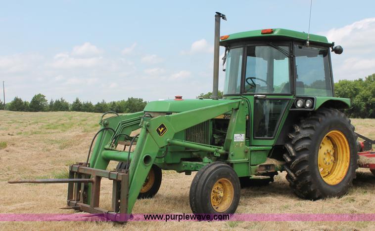 image for item K8857 1983 John Deere 2550 tractor