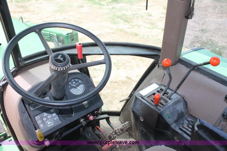 image for item K8857 1983 John Deere 2550 tractor