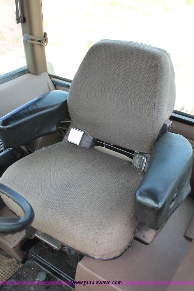 image for item K8857 1983 John Deere 2550 tractor