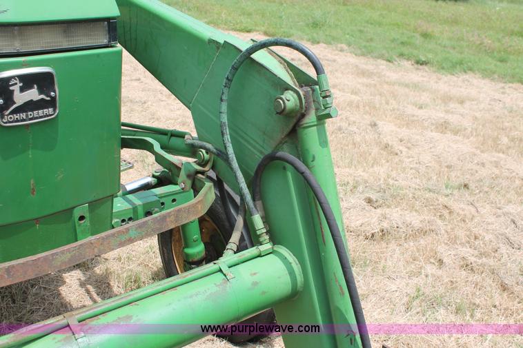image for item K8857 1983 John Deere 2550 tractor