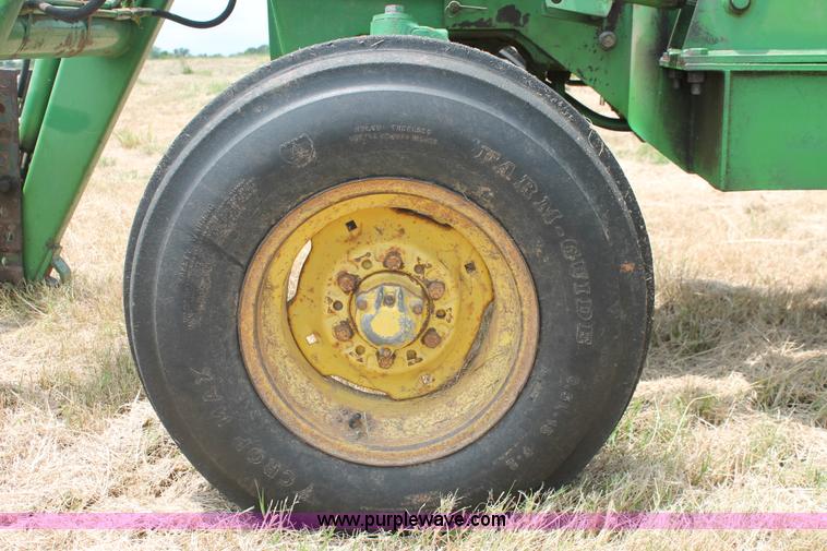 image for item K8857 1983 John Deere 2550 tractor