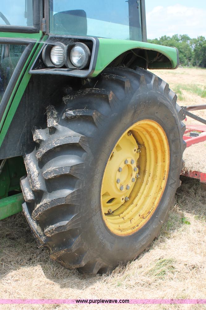 image for item K8857 1983 John Deere 2550 tractor