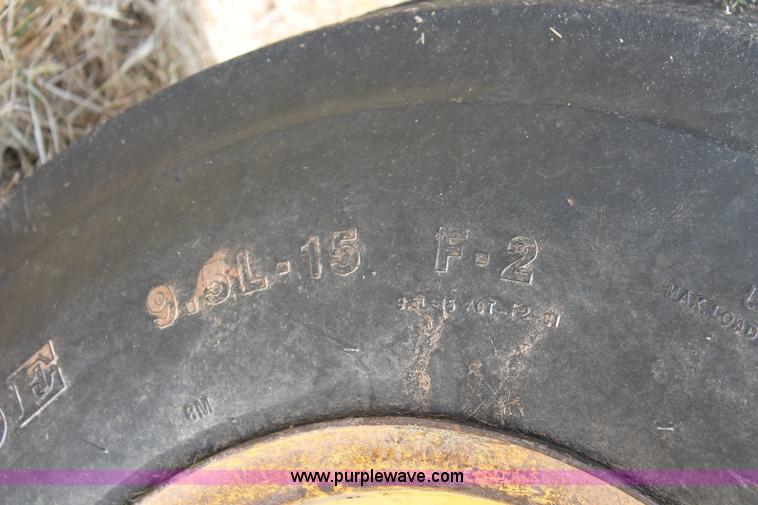 image for item K8857 1983 John Deere 2550 tractor