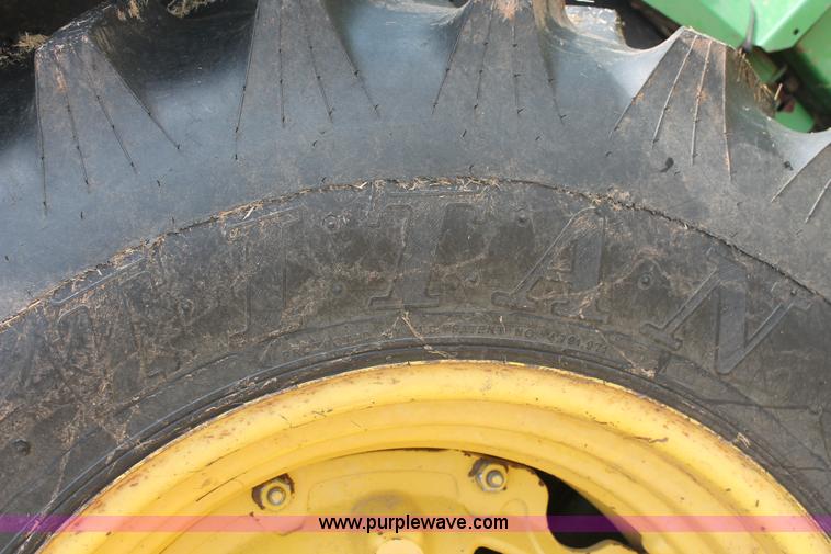 image for item K8857 1983 John Deere 2550 tractor