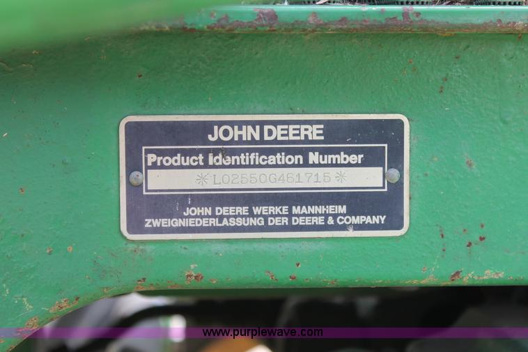 image for item K8857 1983 John Deere 2550 tractor