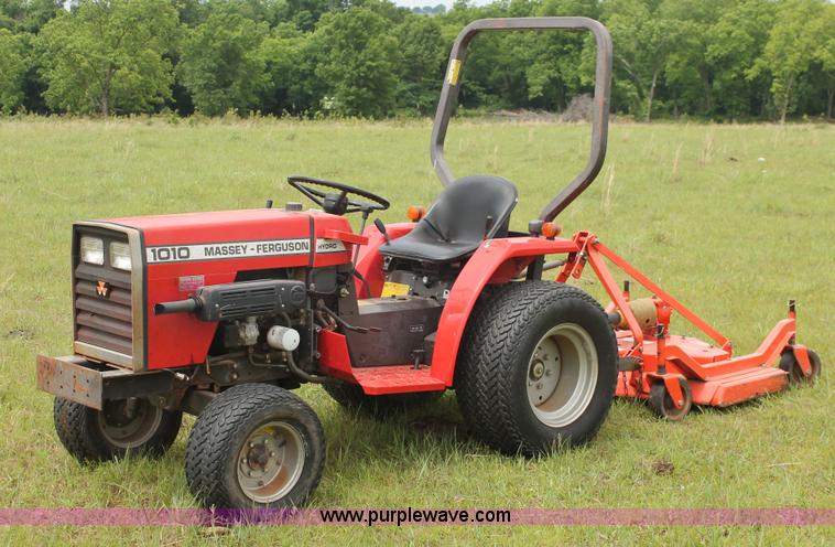 image for item K8858 1991 Massey-Ferguson 1010 Series 2961 tractor