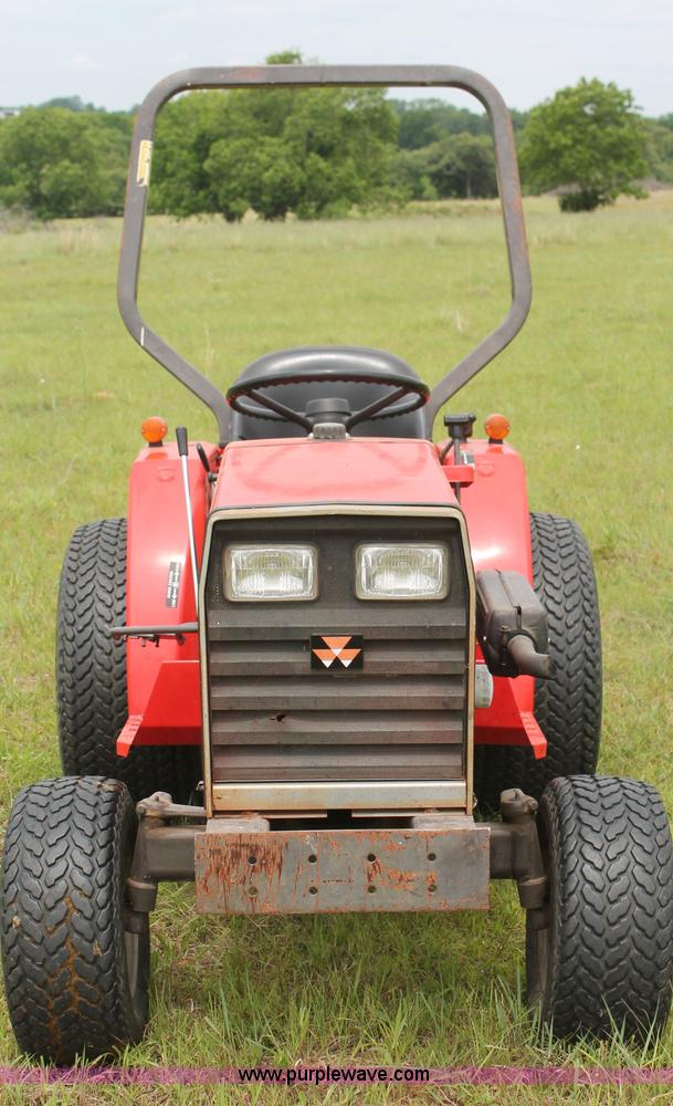 image for item K8858 1991 Massey-Ferguson 1010 Series 2961 tractor