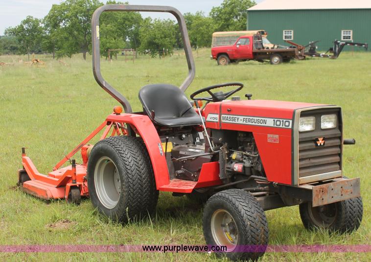 image for item K8858 1991 Massey-Ferguson 1010 Series 2961 tractor