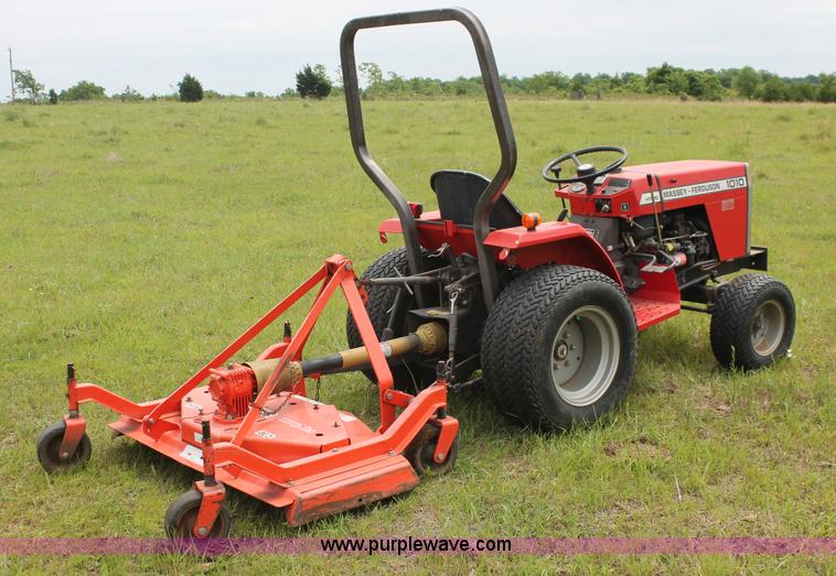 image for item K8858 1991 Massey-Ferguson 1010 Series 2961 tractor
