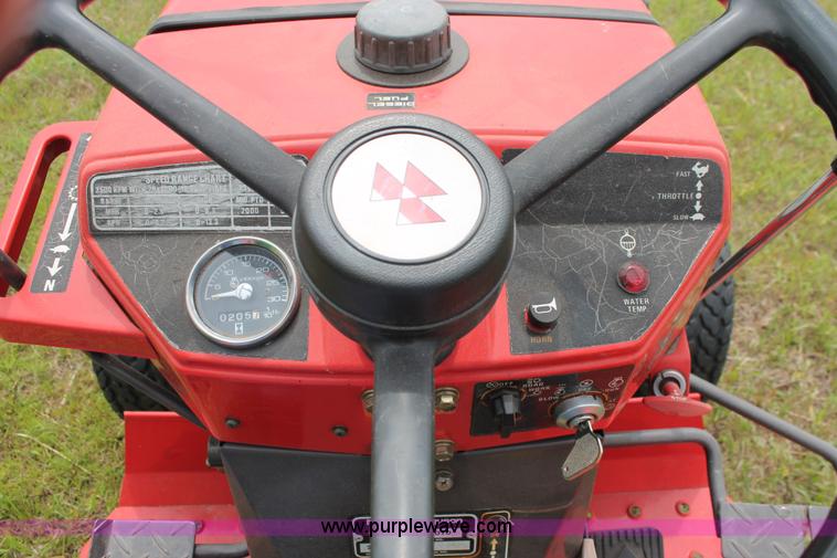 image for item K8858 1991 Massey-Ferguson 1010 Series 2961 tractor