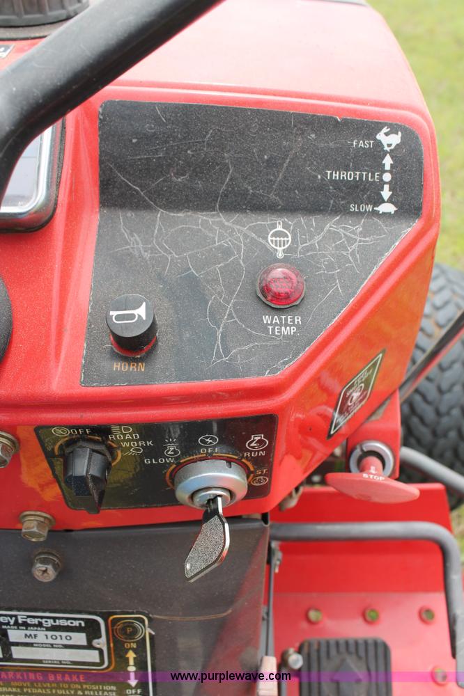 image for item K8858 1991 Massey-Ferguson 1010 Series 2961 tractor