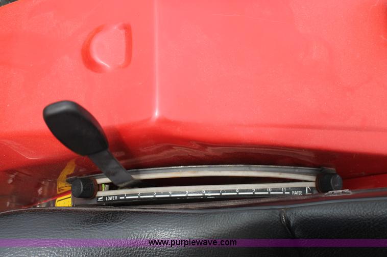 image for item K8858 1991 Massey-Ferguson 1010 Series 2961 tractor