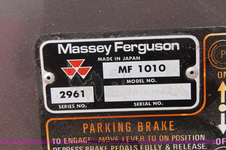 image for item K8858 1991 Massey-Ferguson 1010 Series 2961 tractor