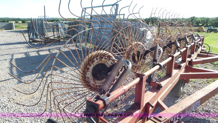 image for item L2008 H&S Bi-Fold-12 hay rake