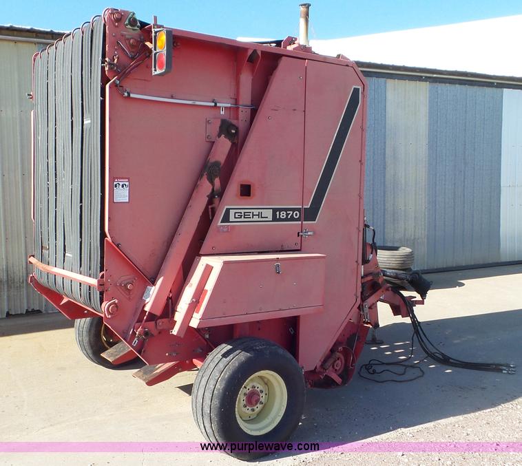 image for item L2009 1994 Gehl 1870 round baler