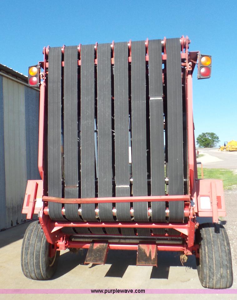 image for item L2009 1994 Gehl 1870 round baler