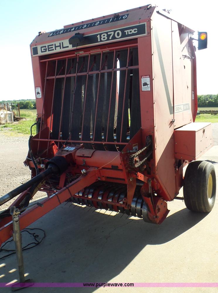 image for item L2009 1994 Gehl 1870 round baler